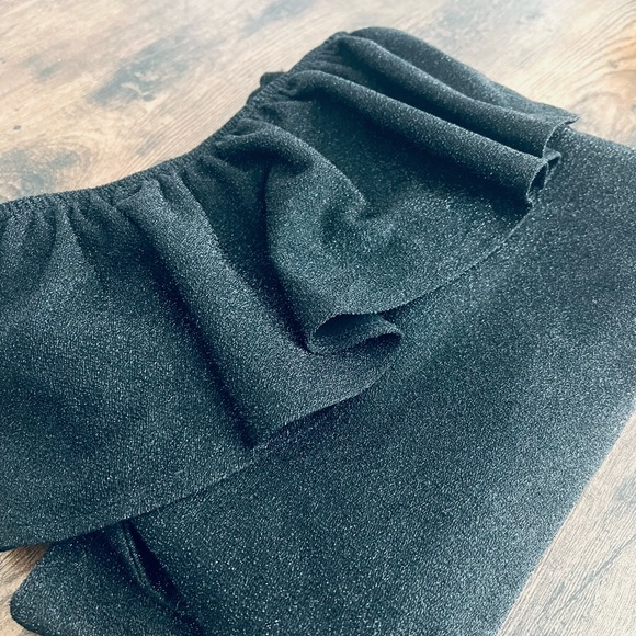 ✅ NWT Off-Shoulder Long Sleeve Top - Picture 3 of 5